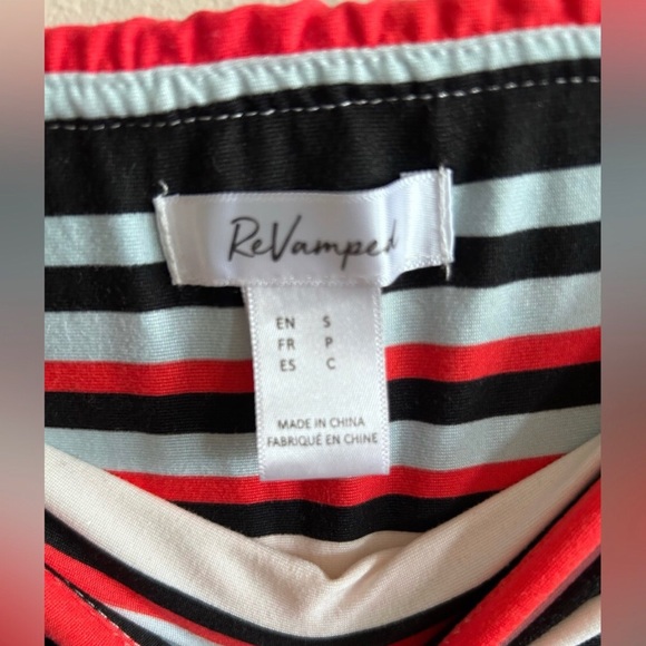 4 for 25$ Revamped | Sleeveless Strapless Striped Jumpsuit. Size Small - Picture 5 of 5